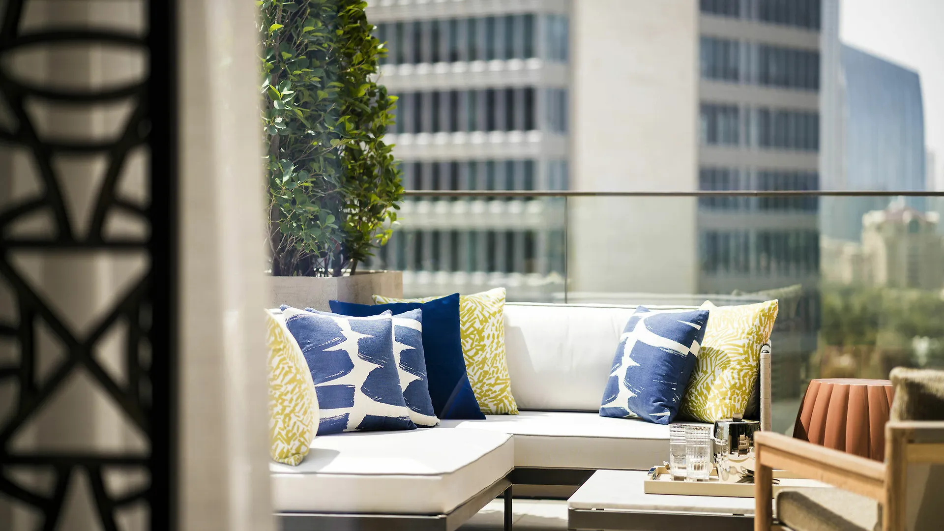 Four Seasons Hotel Dubai International Financial Centre 5*,  ОАЭ