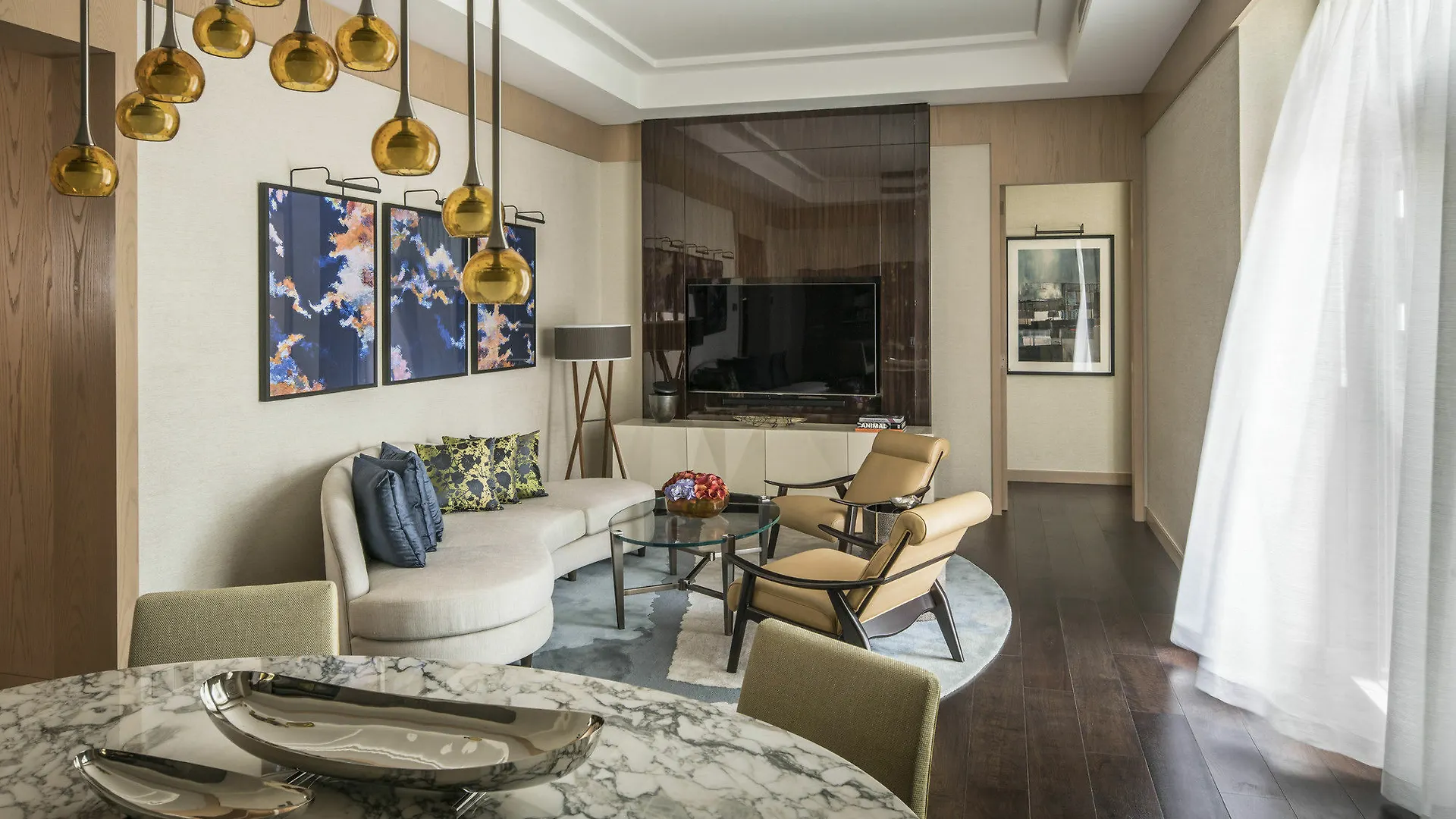 Four Seasons Hotel Dubai International Financial Centre 5*,  ОАЭ