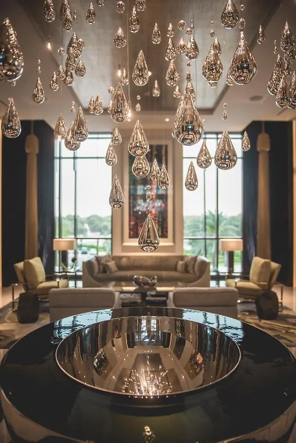 Four Seasons Hotel Dubai International Financial Centre 5*,