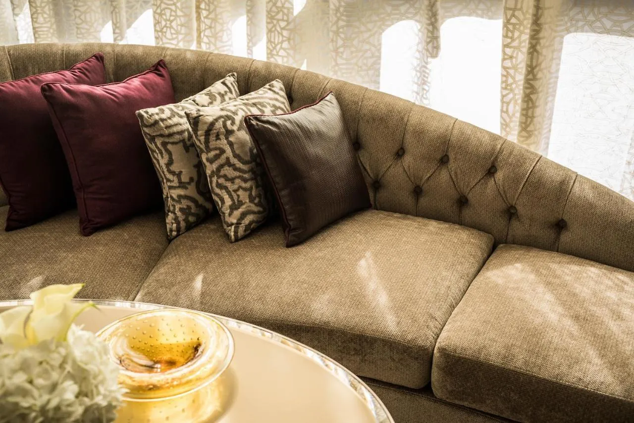 Four Seasons Hotel Dubai International Financial Centre 5*,